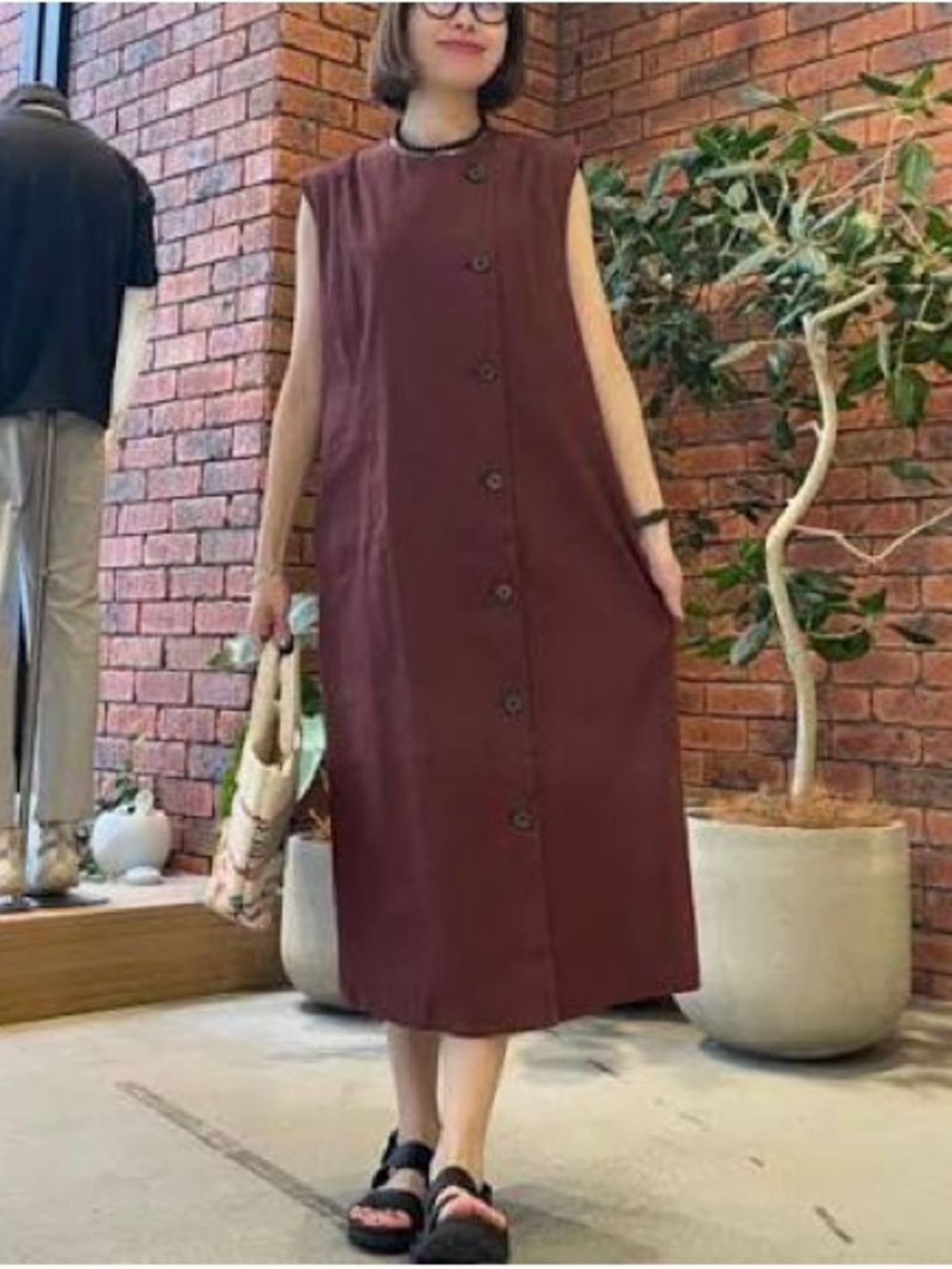 Muji Sleeveless Button-Front Midi Dress in Burgundy